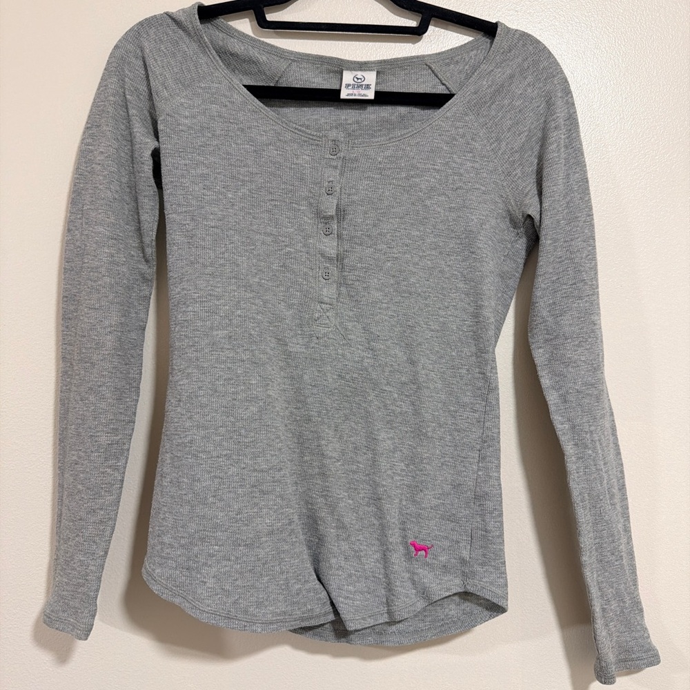 Victoria’s Secret Pink Sequin Henley Top Pink Dog Extra Small XS Y2K 2000’s